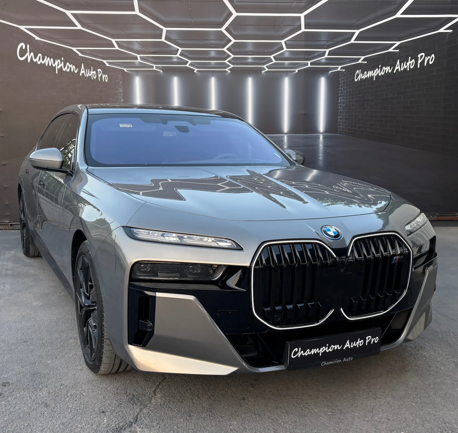 BMW i7 M-Packet Swarovski-FULL | Mobile.bg � ����������� 3