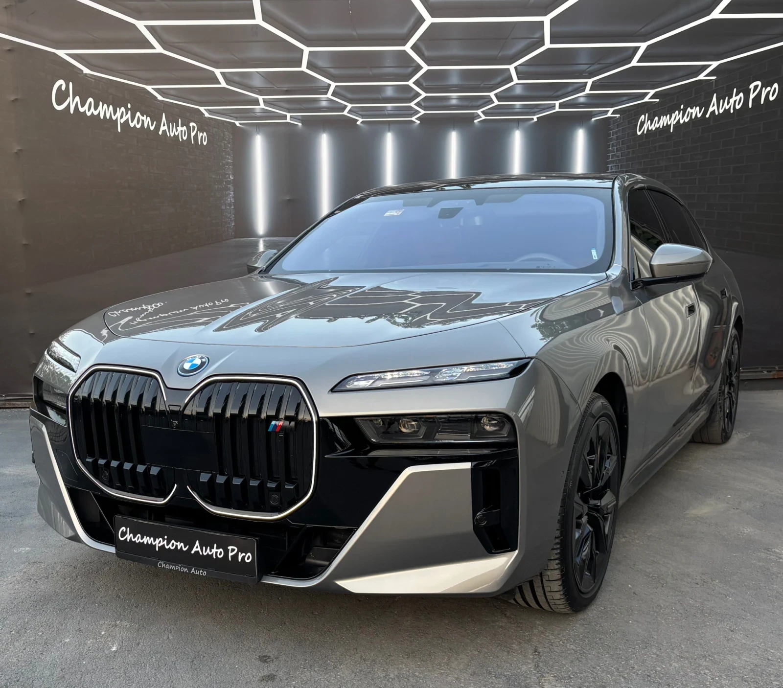 BMW i7 M-Packet Swarovski-FULL | Mobile.bg � ����������� 1