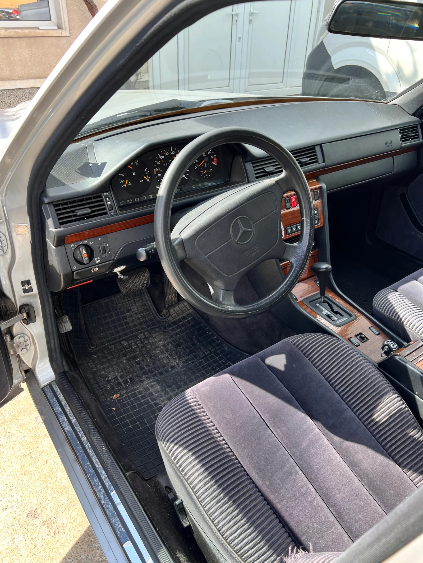 Mercedes-Benz 124, снимка 6 - Автомобили и джипове - 54135819