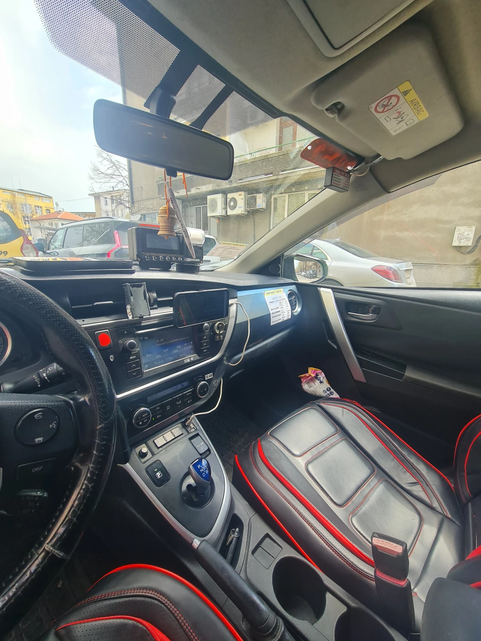 Toyota Auris, снимка 3 - Автомобили и джипове - 54157097