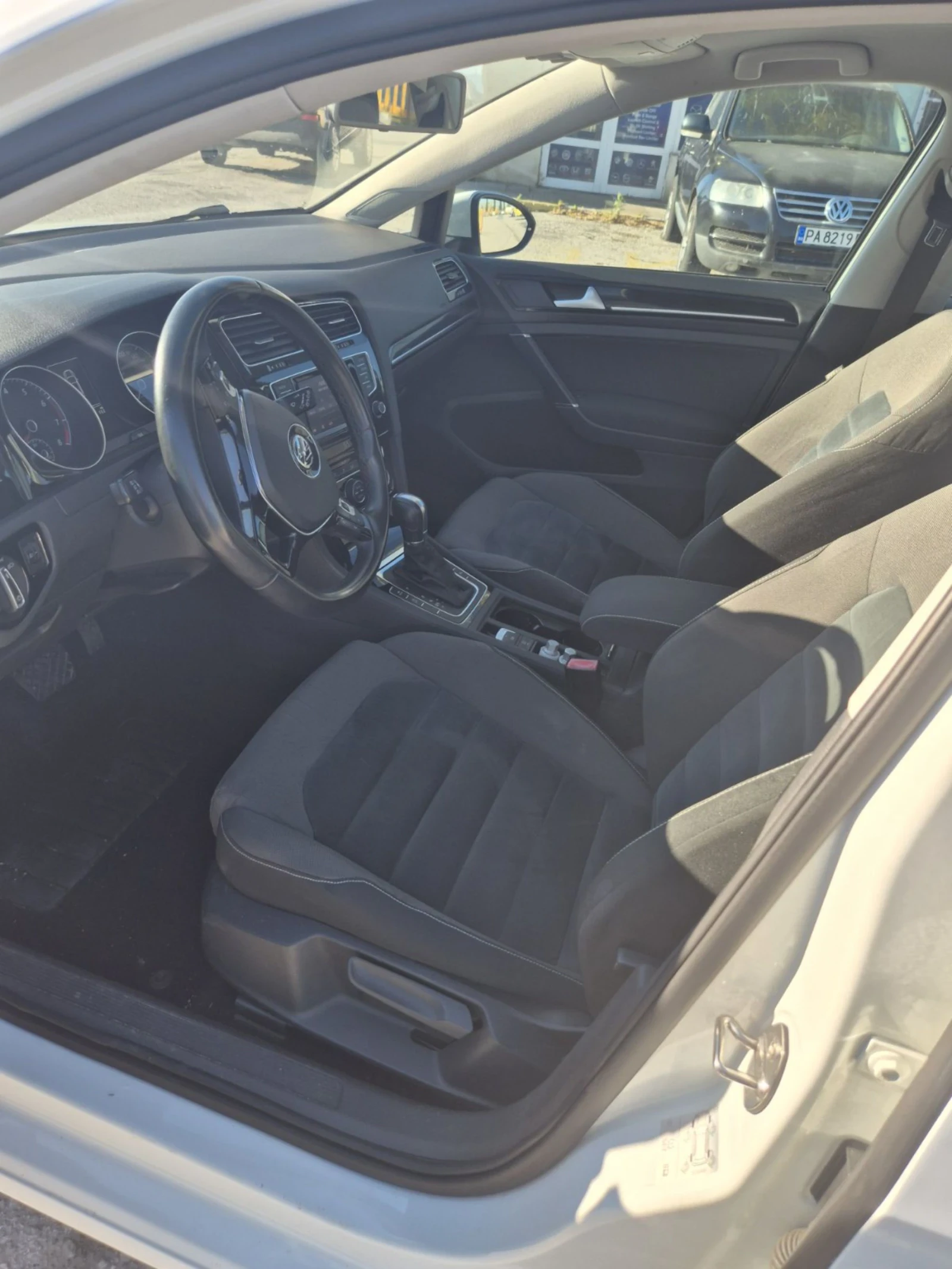 VW Golf 1.4 бензин 140кс, снимка 7 - Автомобили и джипове - 54174015
