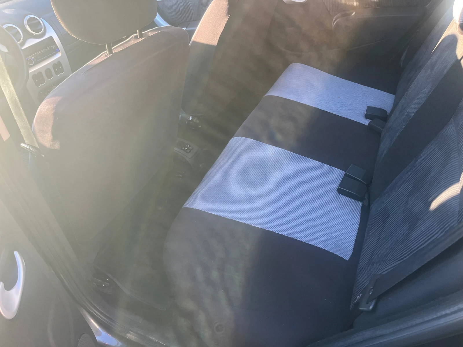 Dacia Sandero 1.4 MPI КЛИМАТИК , снимка 8 - Автомобили и джипове - 54648428