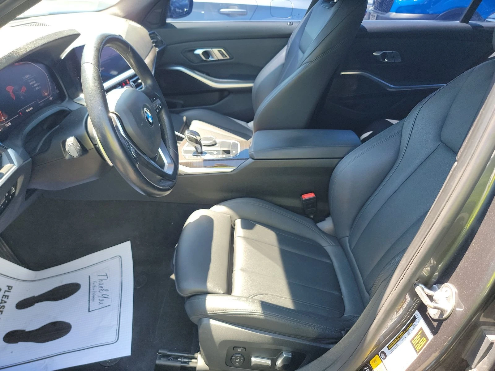 BMW 330 i xDrive | HUD | NAVI | CARPLAY | , снимка 7 - Автомобили и джипове - 54652579