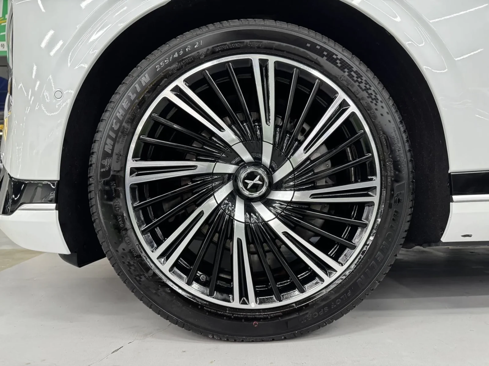 Xpeng G9 Xpeng G9 4x4  93.1kWh  Model 2025, снимка 9 - Автомобили и джипове - 54971901