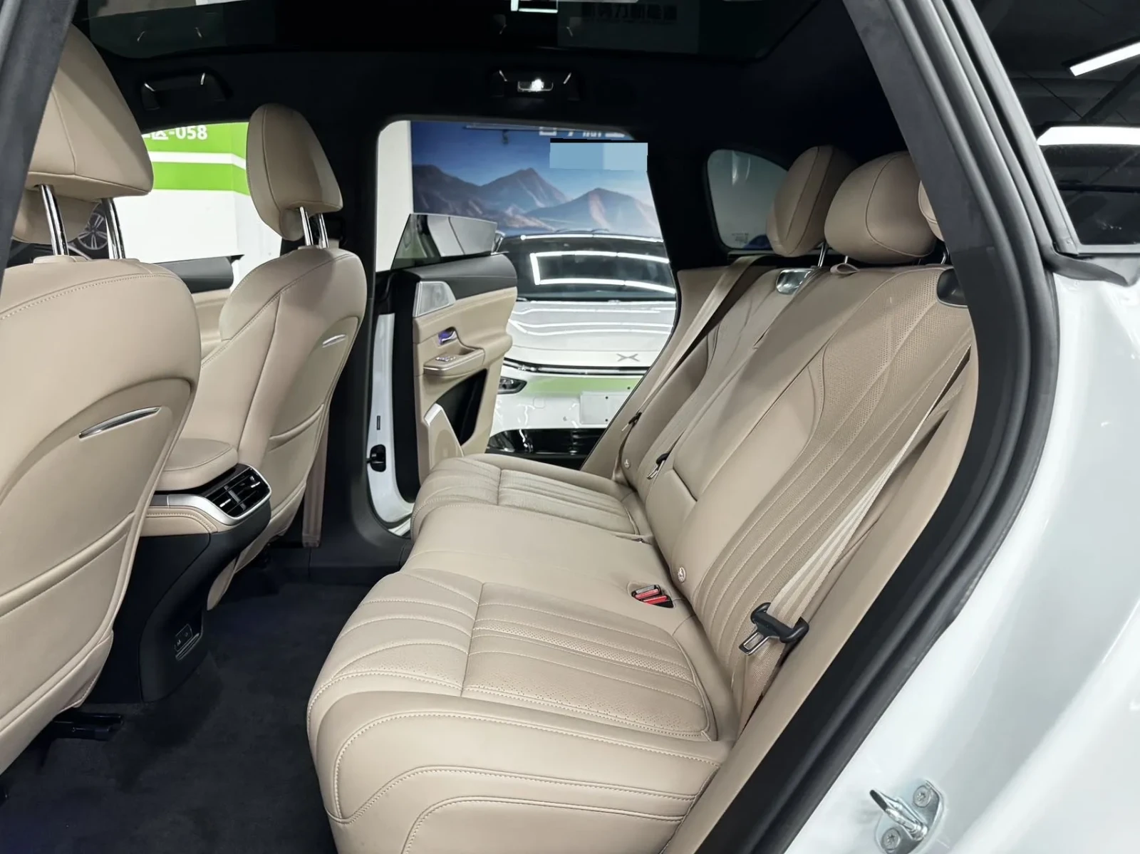 Xpeng G9 Xpeng G9 4x4  93.1kWh  Model 2025, снимка 8 - Автомобили и джипове - 54971901