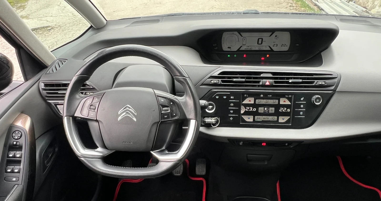 Citroen Grand C4 Picasso 1.6 HDI 7 МЕСТА НАВИ, снимка 13 - Автомобили и джипове - 54975524