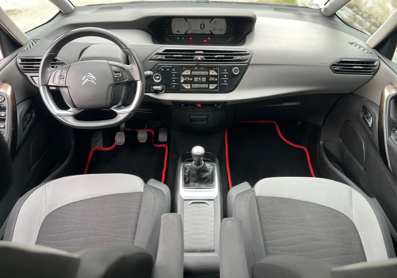 Citroen Grand C4 Picasso 1.6 HDI 7 МЕСТА НАВИ, снимка 10 - Автомобили и джипове - 54975524