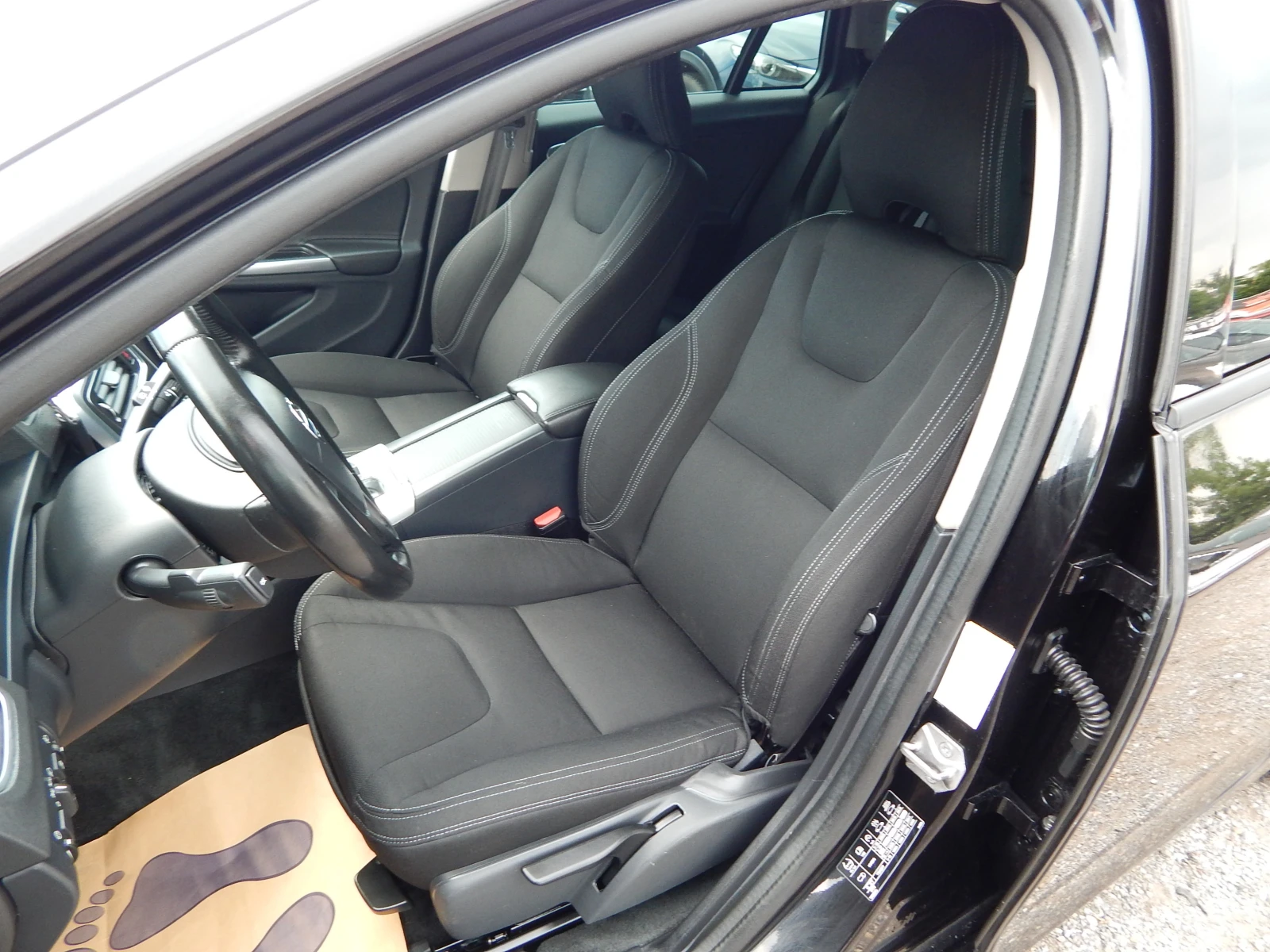 Volvo V60 2.0TDI* EURO6* АВТОМАТИК* , снимка 11 - Автомобили и джипове - 55101845