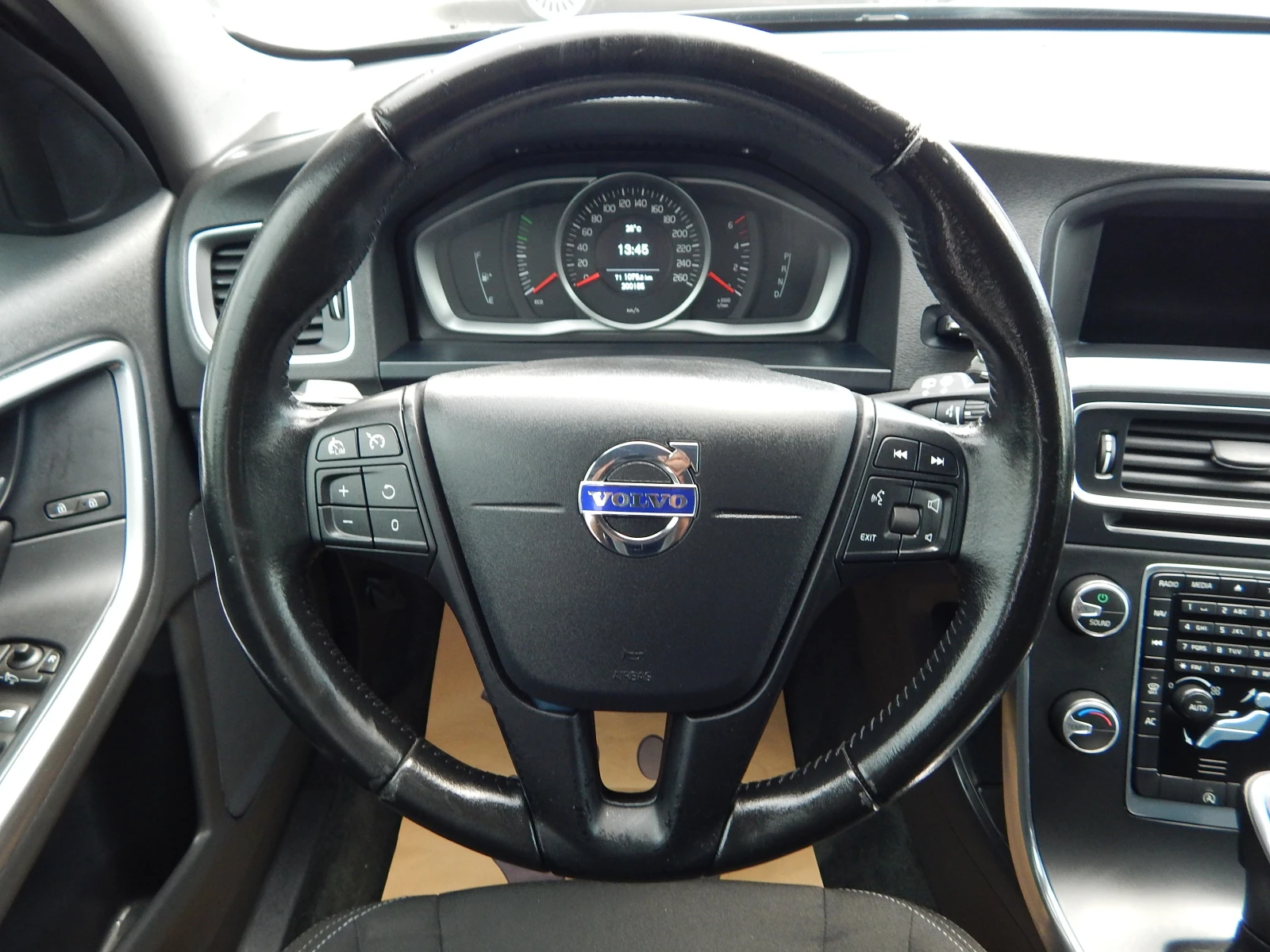 Volvo V60 2.0TDI* EURO6* АВТОМАТИК* , снимка 13 - Автомобили и джипове - 55101845
