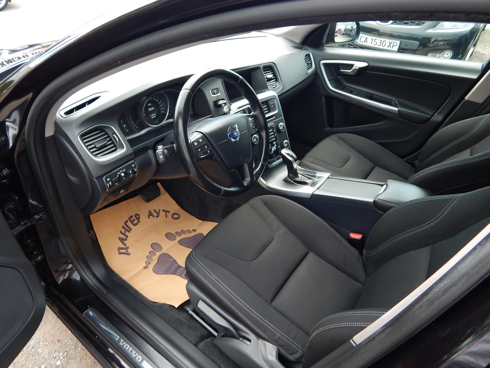 Volvo V60 2.0TDI* EURO6* АВТОМАТИК* , снимка 9 - Автомобили и джипове - 55101845