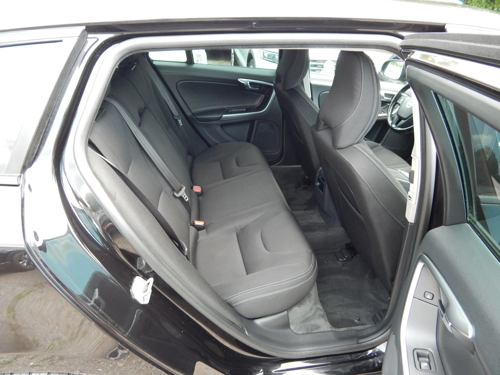 Volvo V60 2.0TDI* EURO6* АВТОМАТИК* , снимка 17 - Автомобили и джипове - 55101845