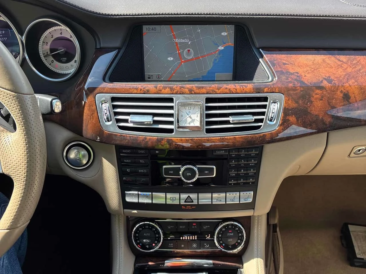 Mercedes-Benz CLS 550 * CARFAX * ЦЕНА ДО БГ, снимка 9 - Автомобили и джипове - 55292285