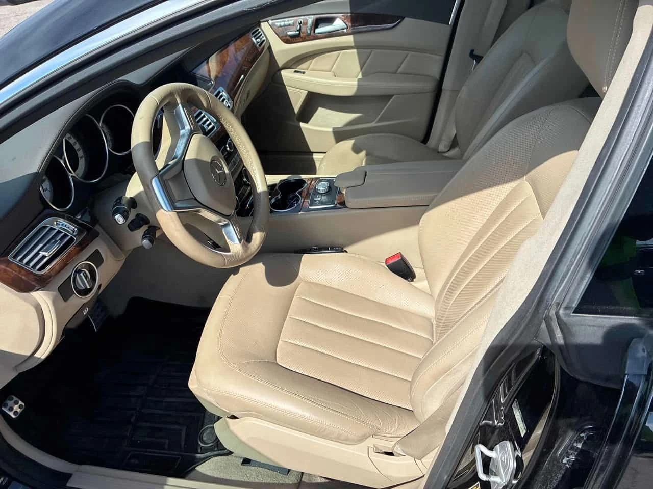 Mercedes-Benz CLS 550 * CARFAX * ЦЕНА ДО БГ, снимка 10 - Автомобили и джипове - 55292285