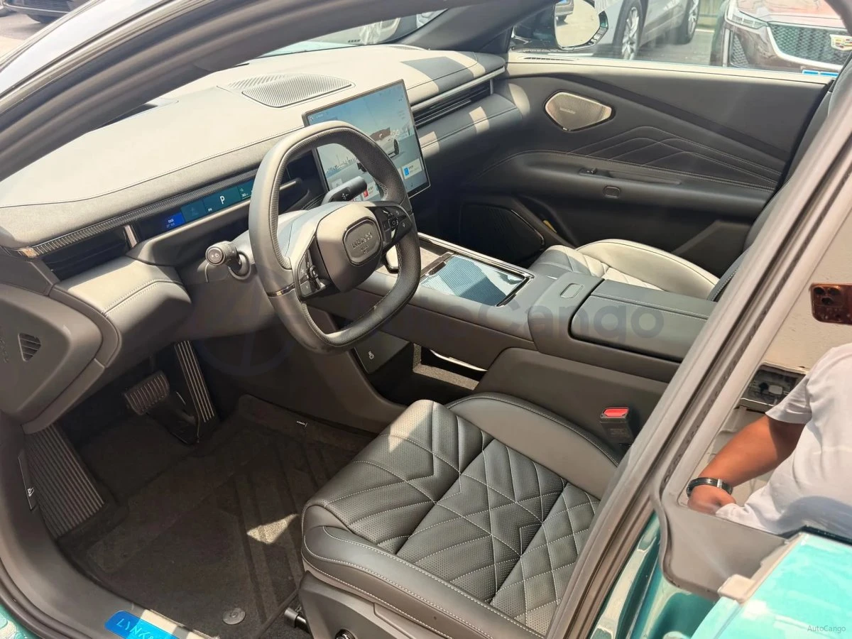 LynkCo 10 * Ambient* Keyless* HeadUp, снимка 3 - Автомобили и джипове - 56060943