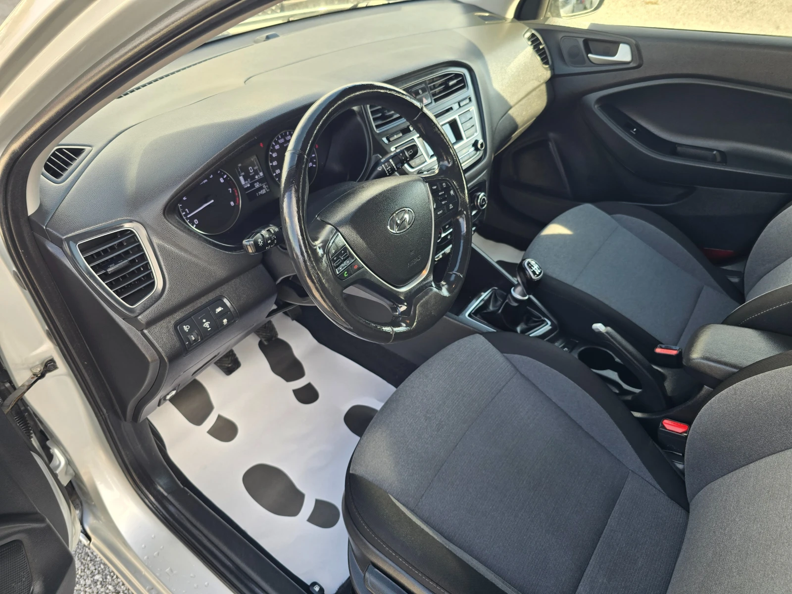Hyundai I20 1.4I-100K.C-EURO6-1.4 Intro Edition | Mobile.bg � ����������� 9