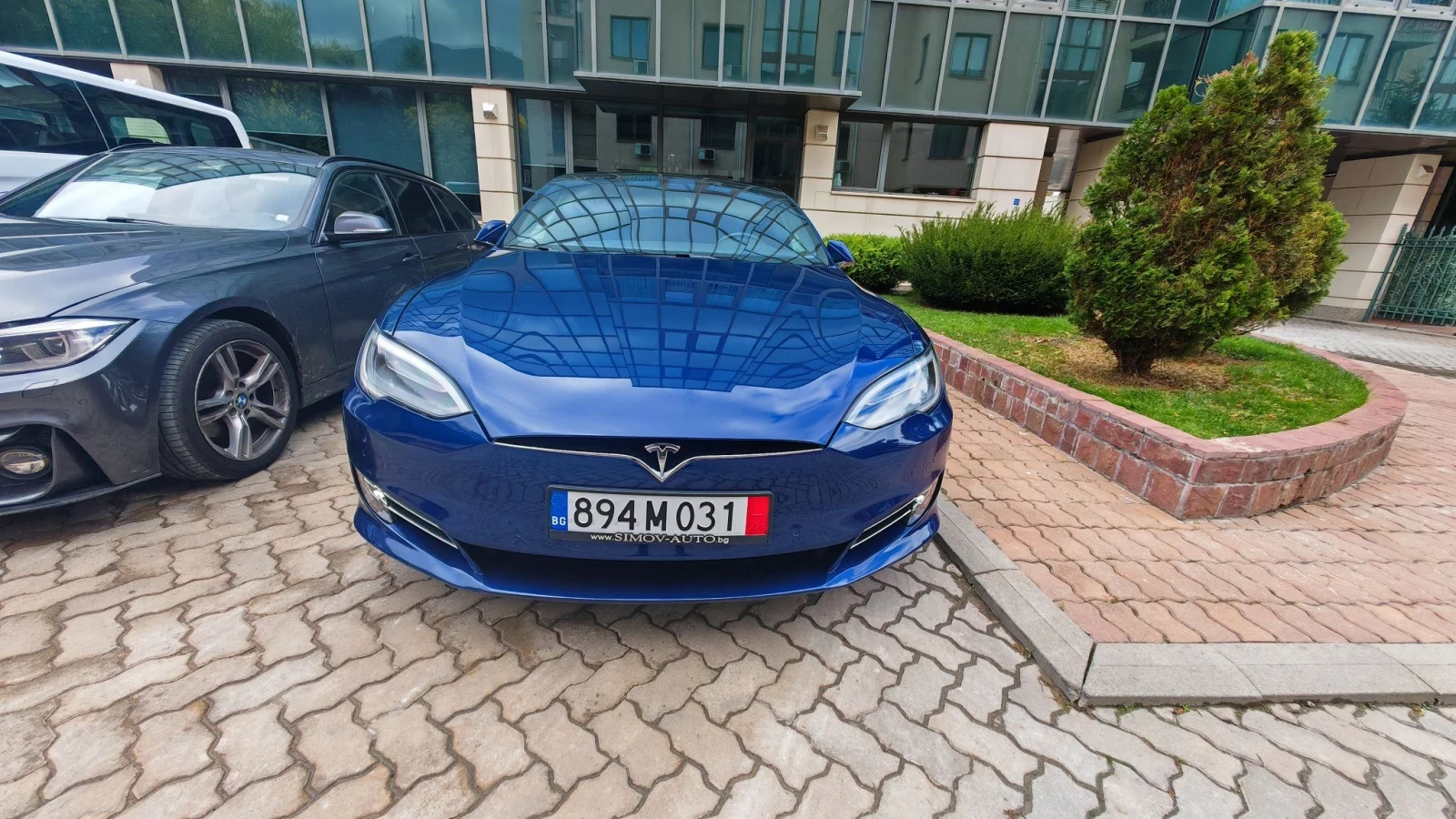 Tesla Model S Лонг Рейндж Рейвън