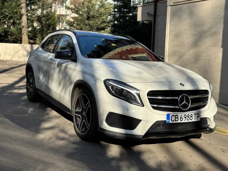 Mercedes-Benz GLA 200 FULL-4x4-AMG-Harman-панорама-сервизна история, снимка 2 - Автомобили и джипове - 48922112