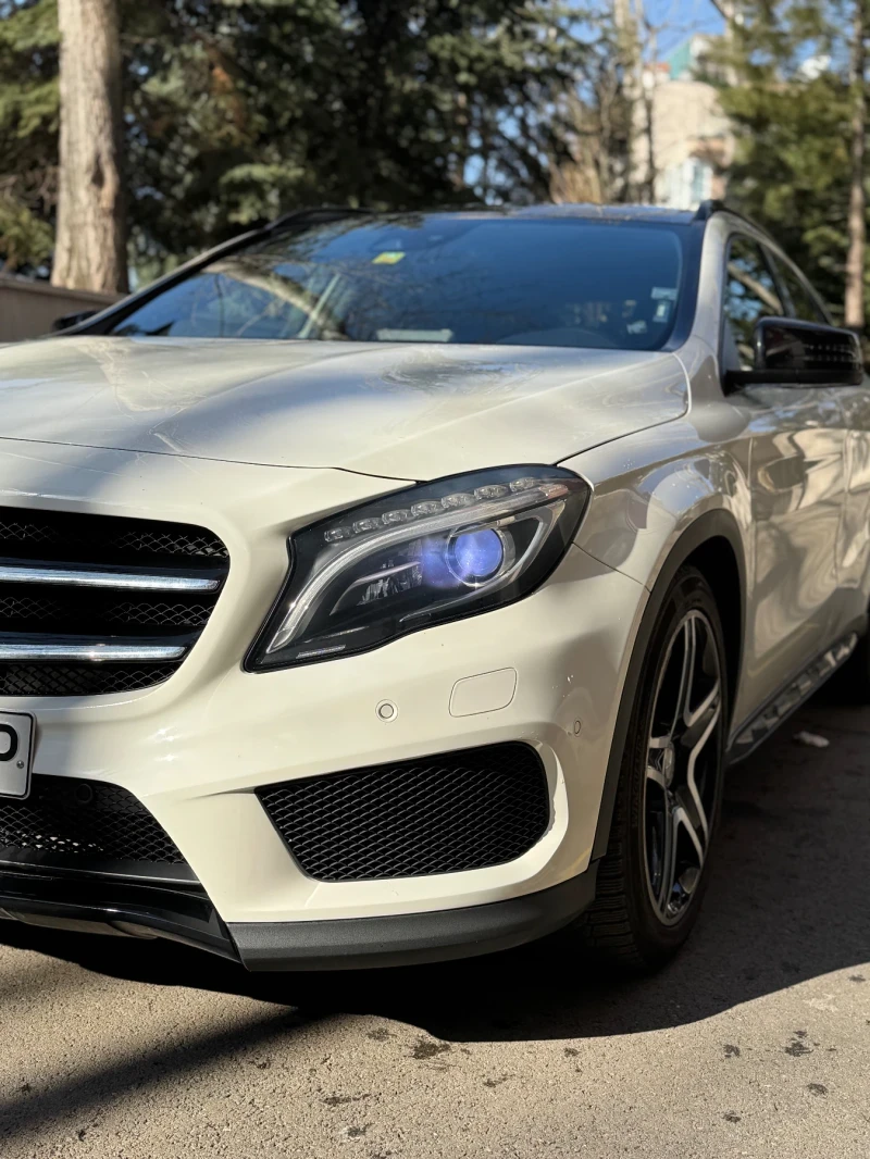 Mercedes-Benz GLA 200 FULL-4x4-AMG-Harman-панорама-сервизна история, снимка 5 - Автомобили и джипове - 48922112