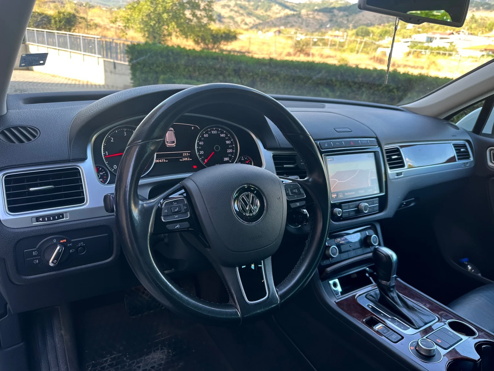 VW Touareg 3000 - изображение 2