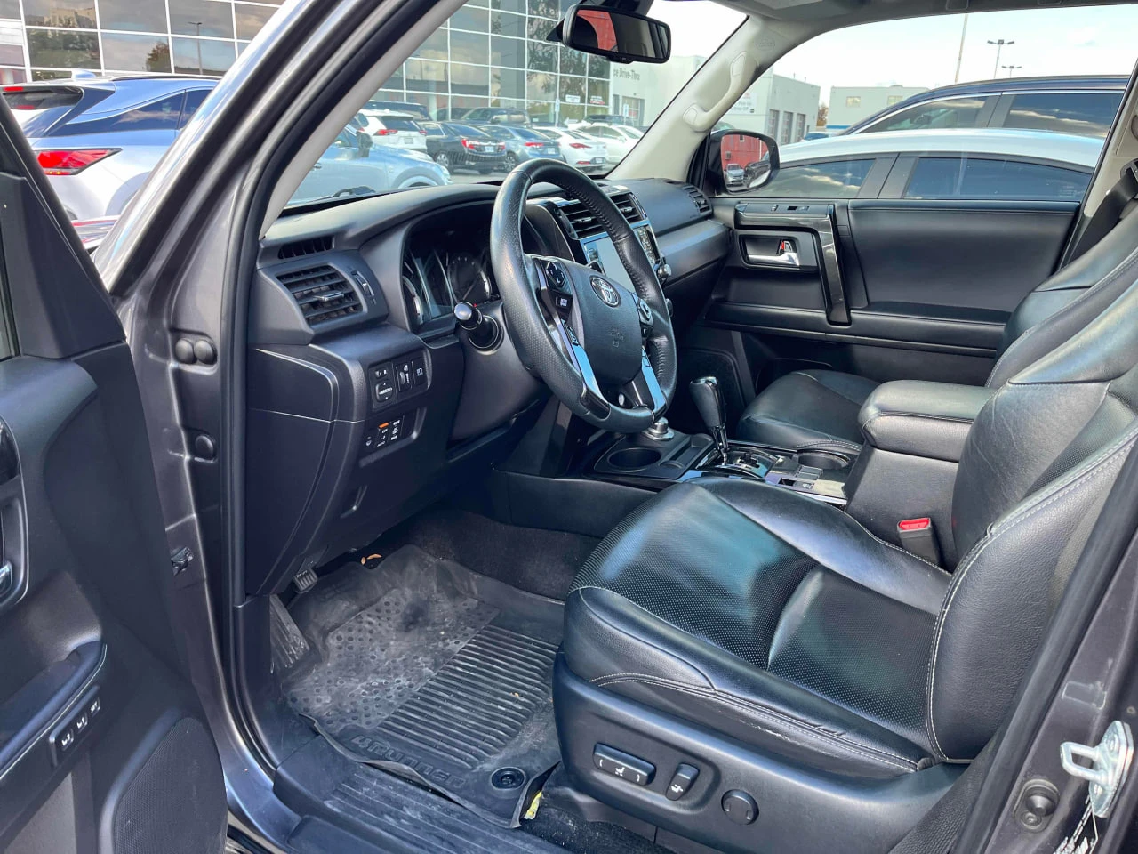 Toyota 4runner * АВТО КРЕДИТ* ЦЕНА ДО БГ * СЕРВИЗНА ИСТОРИЯ *  - изображение 7