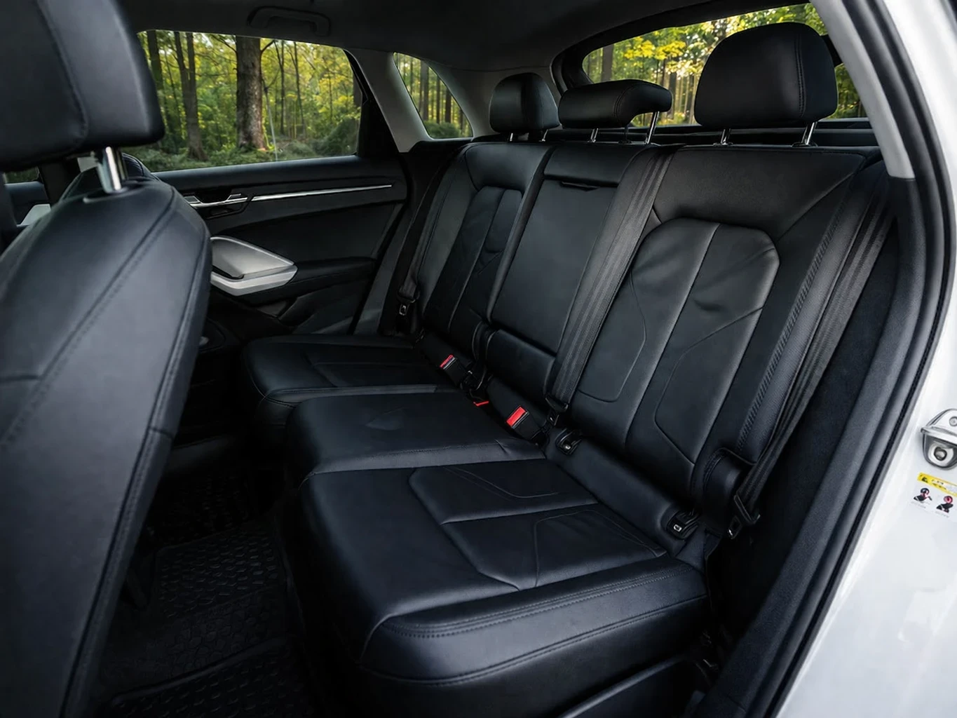 Audi Q3 Quattro S-line Premium Plus 45 TFSI, снимка 10 - Автомобили и джипове - 53668402