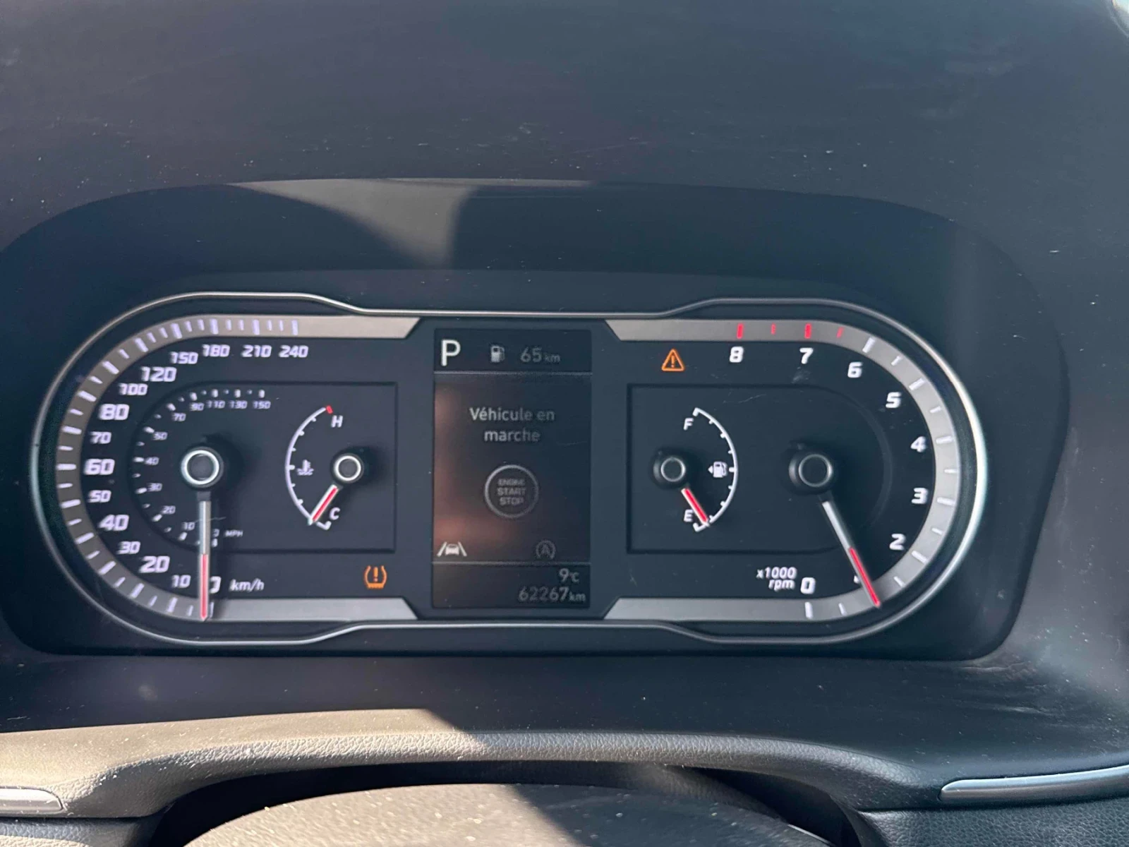 Hyundai Tucson ПАНОРАМА * ПОДГРЕВ * CAR FAX * АВТО КРЕДИТ * , снимка 7 - Автомобили и джипове - 54162143