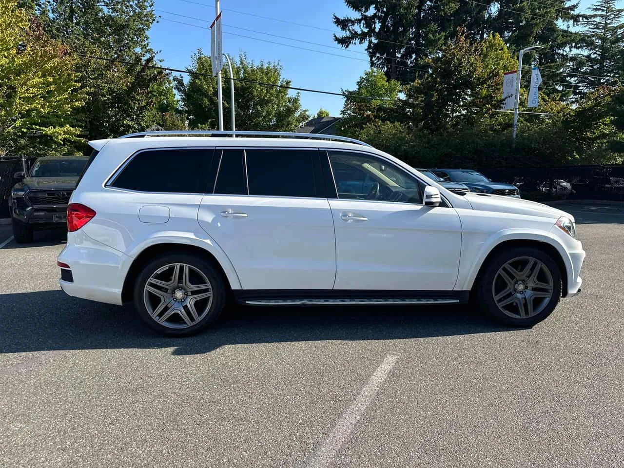 Mercedes-Benz GL 350 BlueTEC | CARFAX | АВТОКРЕДИТ БЕЗ ПЪРВОНАЧАЛНА , снимка 4 - Автомобили и джипове - 55590267