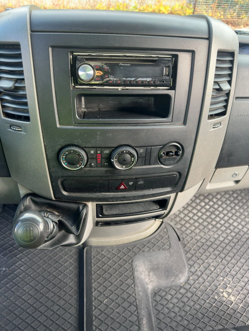 Mercedes-Benz Sprinter 313 Двойна кабина, снимка 6 - Бусове и автобуси - 52331988