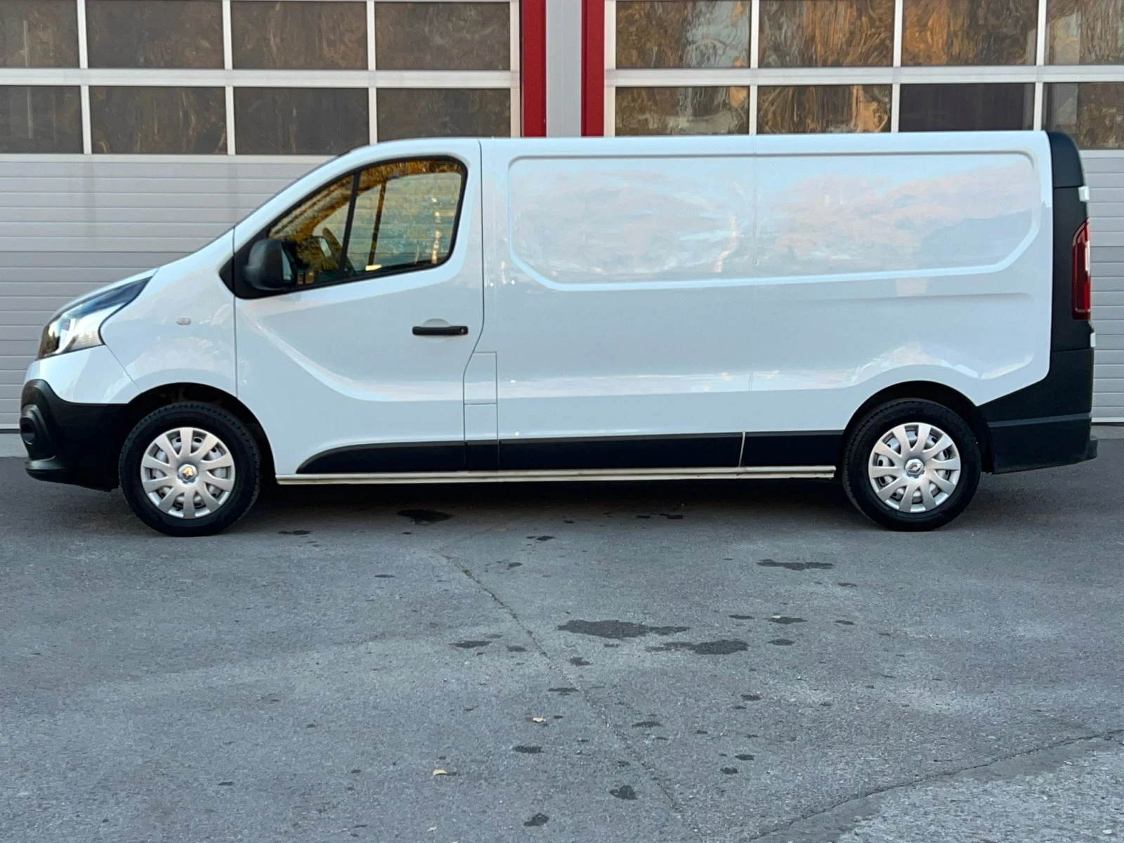 Renault Trafic 1.6DCI KLIMATIK 6-СКОРОСТИ EVRO 6B - изображение 6