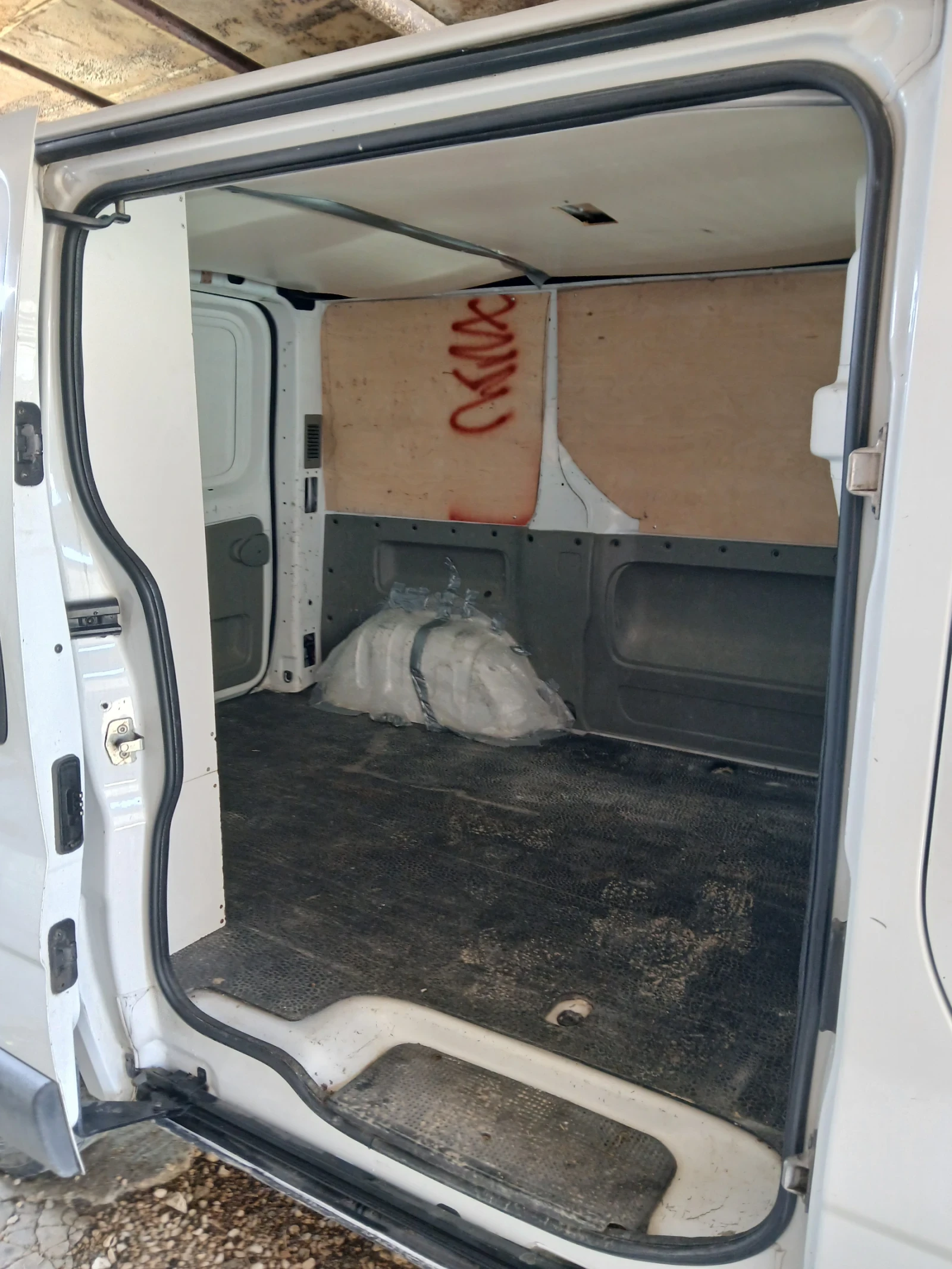 Renault Trafic, снимка 10 - Бусове и автобуси - 54530193