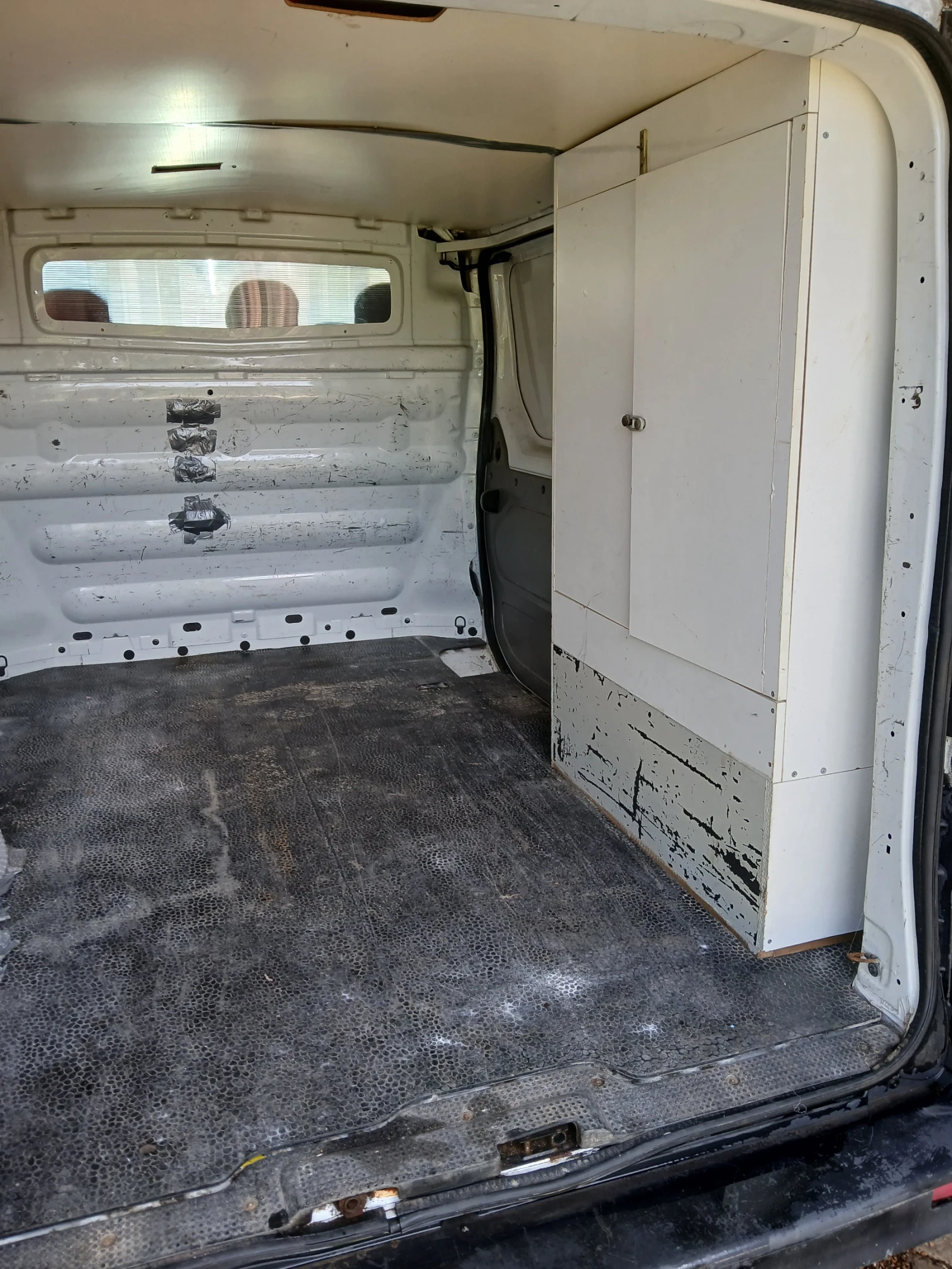 Renault Trafic, снимка 13 - Бусове и автобуси - 54530193