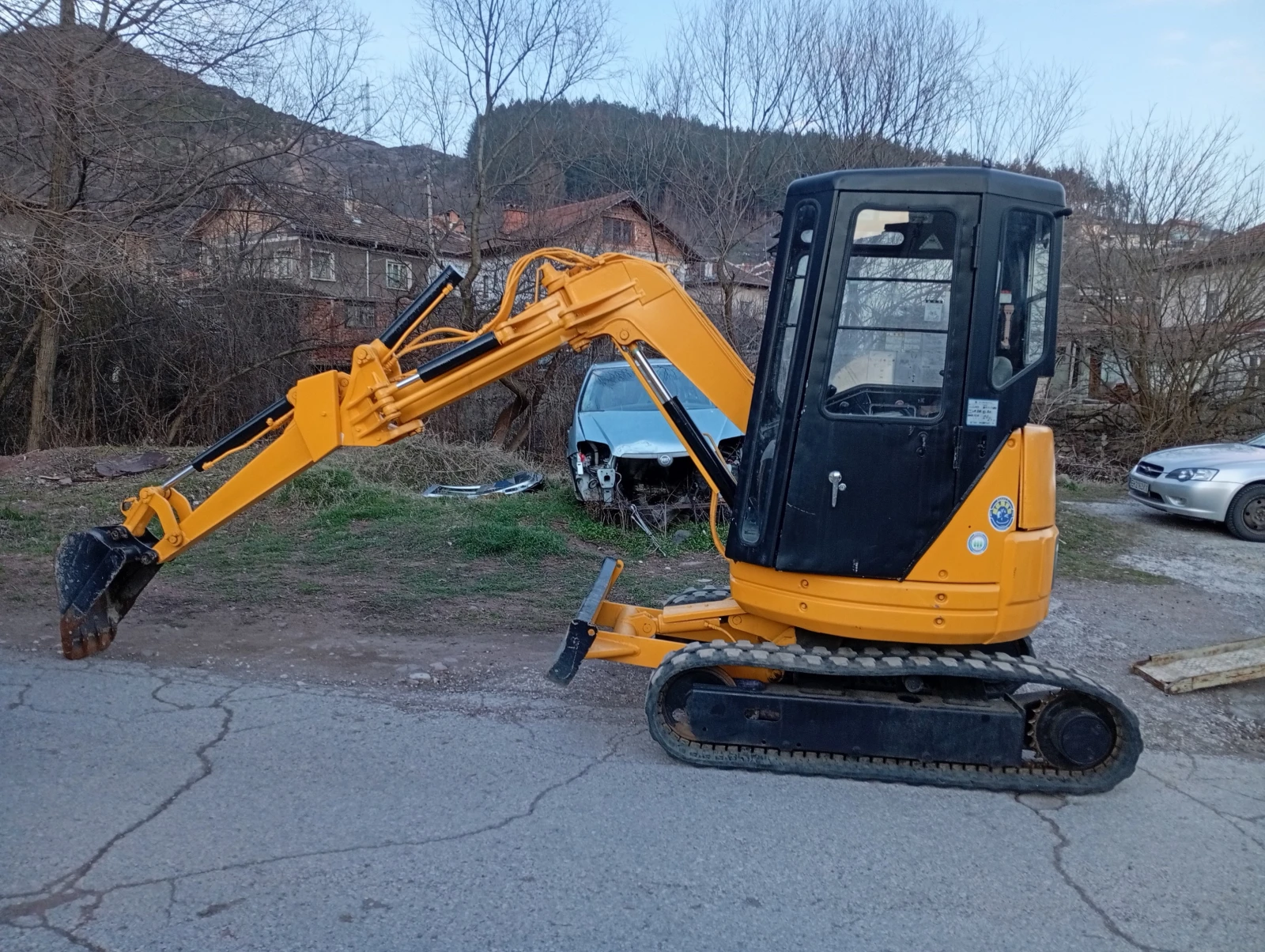 ����� Komatsu PC28UU2 | Mobile.bg � ����������� 9