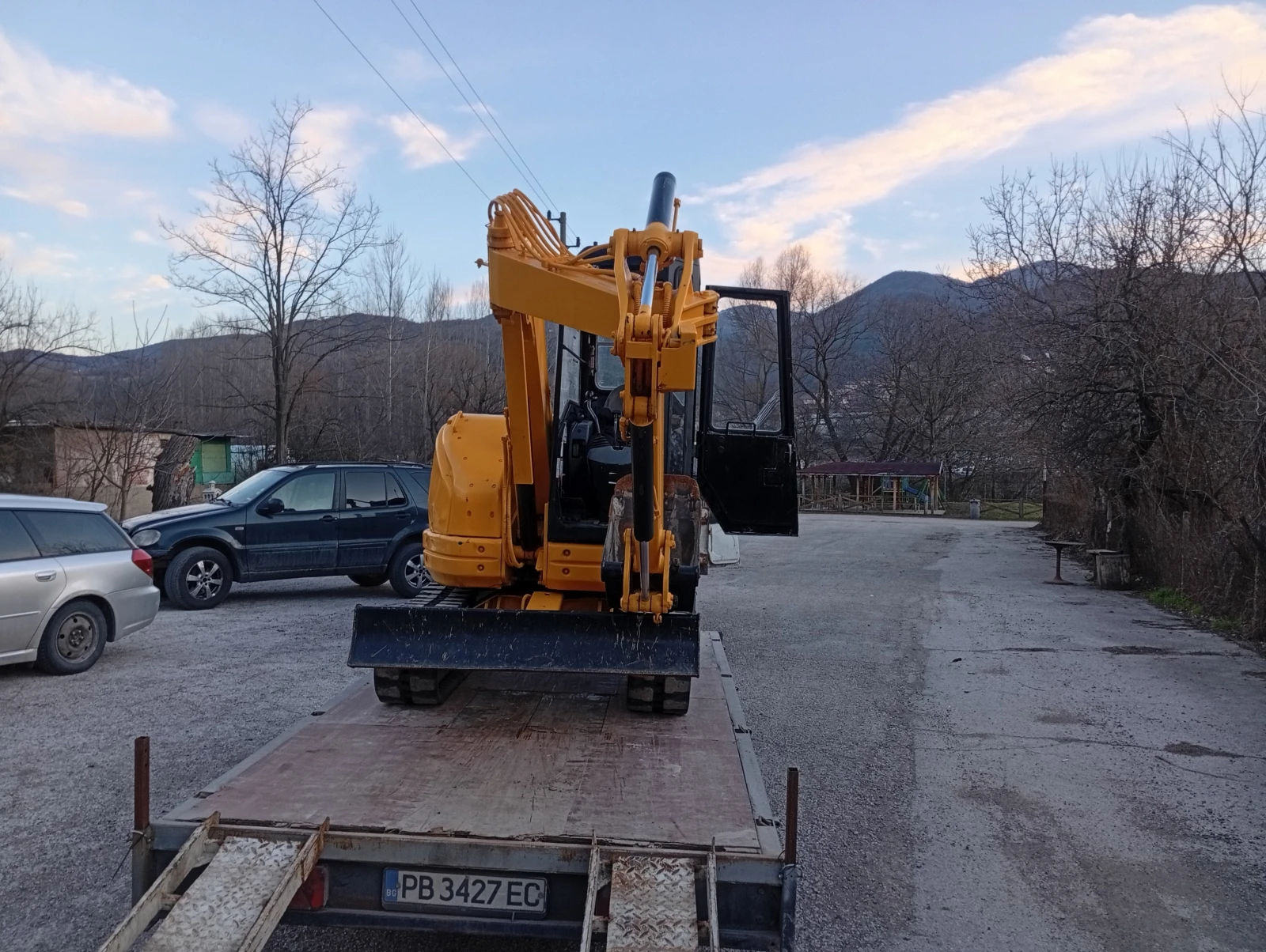 ����� Komatsu PC28UU2 | Mobile.bg � ����������� 12