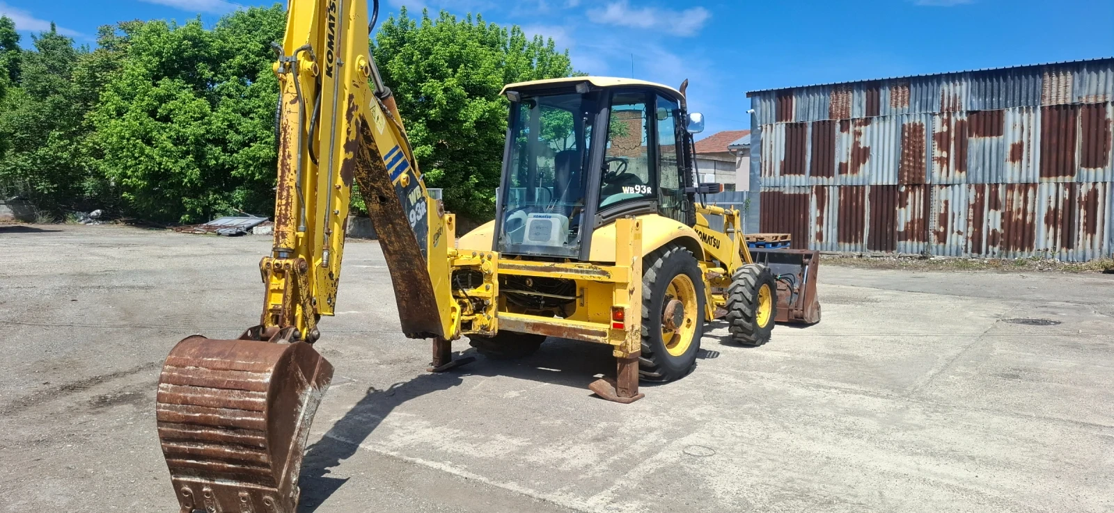 Багер Komatsu WB93R , снимка 3 - Индустриална техника - 54564784