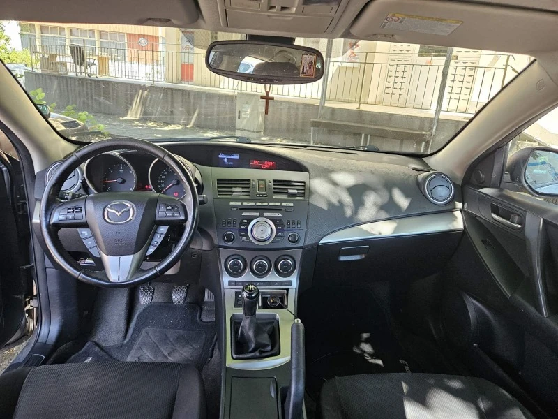 Mazda 3 1.6HDI, снимка 11 - Автомобили и джипове - 47195201