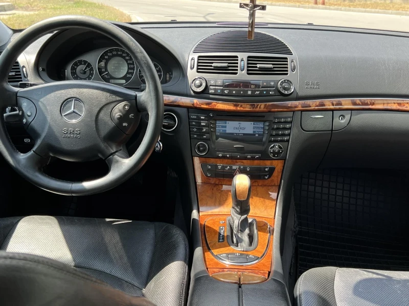 Mercedes-Benz E 500, снимка 14 - Автомобили и джипове - 47226041