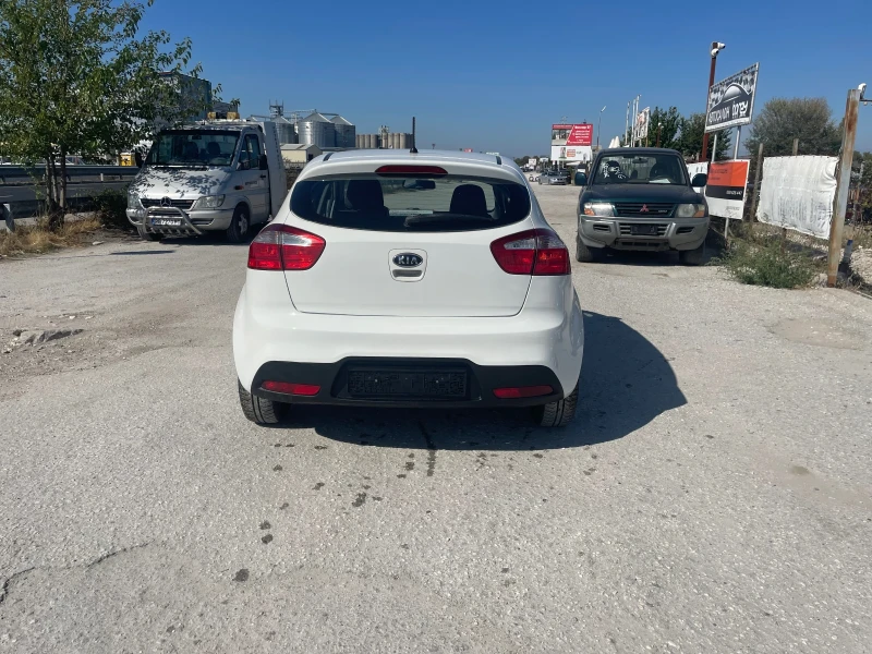 Kia Rio, снимка 4 - Автомобили и джипове - 47376523