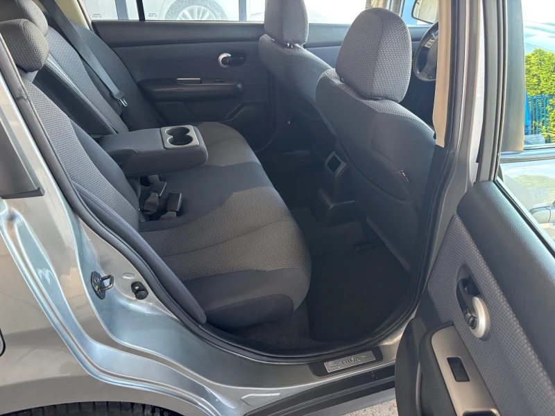 Nissan Tiida 1.6i AVTOMAT SWISS, снимка 9 - Автомобили и джипове - 51110830