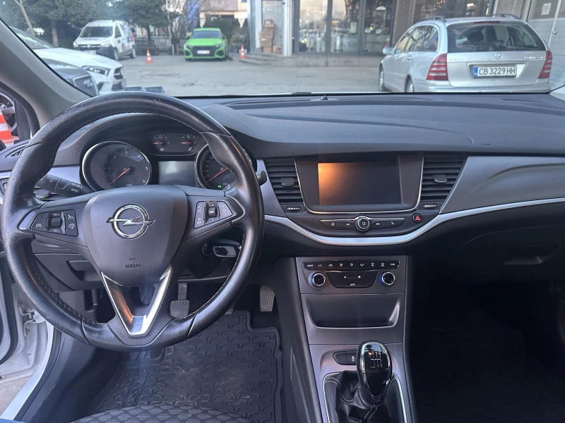 Opel Astra 1.6CDTI 136000km, снимка 9 - Автомобили и джипове - 52849083