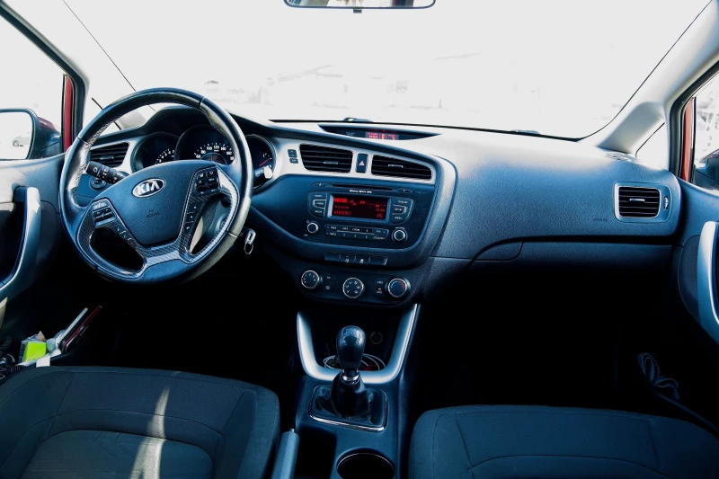 Kia Ceed 1.4i PETROL, снимка 12 - Автомобили и джипове - 52913266