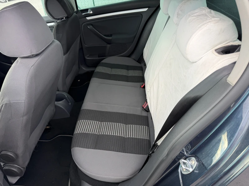 VW Golf 1.6 i, снимка 6 - Автомобили и джипове - 52965428