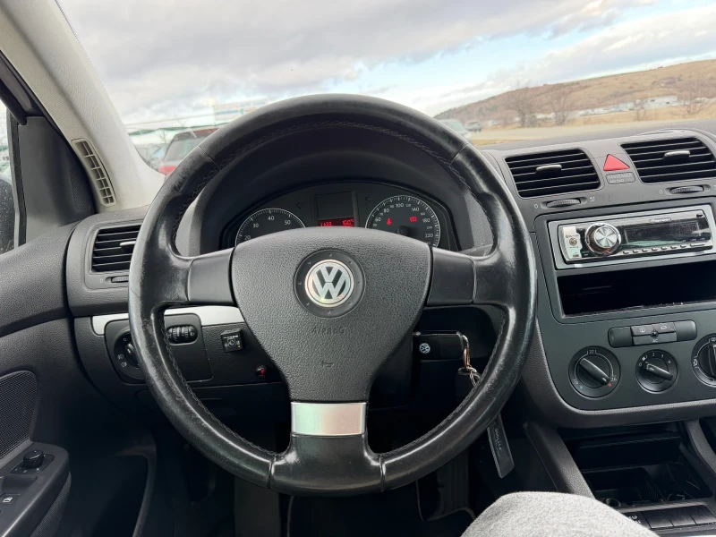 VW Golf 1.6 i, снимка 7 - Автомобили и джипове - 52965428