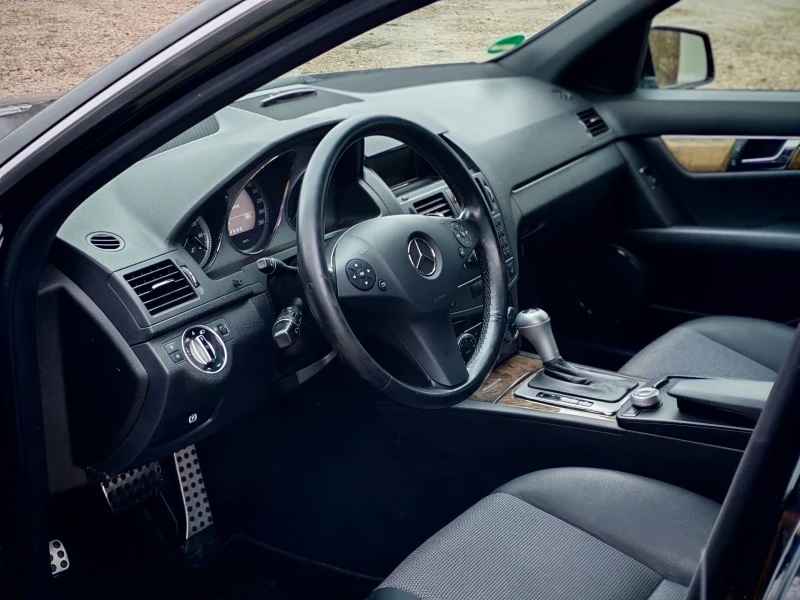 Mercedes-Benz C 220 2.2CDI(170)* ///AMG-LINE* АВТОМАТИК* НОВ ВНОС* , снимка 11 - Автомобили и джипове - 53301537