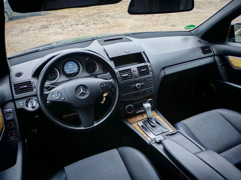 Mercedes-Benz C 220 2.2CDI(170)* ///AMG-LINE* АВТОМАТИК* НОВ ВНОС* , снимка 9 - Автомобили и джипове - 53301537