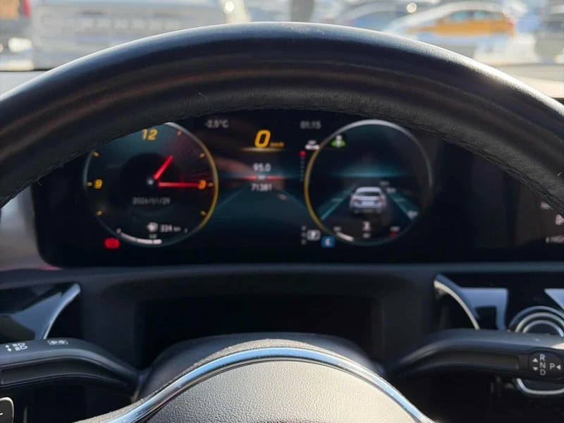 Mercedes-Benz CLA 250 * CARFAX * БЕЗ ПЪРВОНАЧАЛНА ВНОСКА, снимка 8 - Автомобили и джипове - 53336388