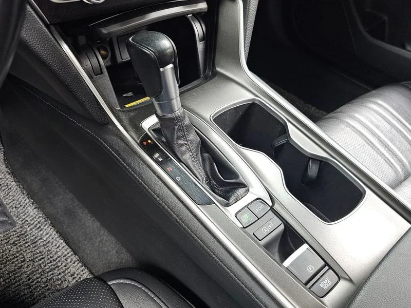 Honda Accord 1.5 Automatic, снимка 9 - Автомобили и джипове - 55905887