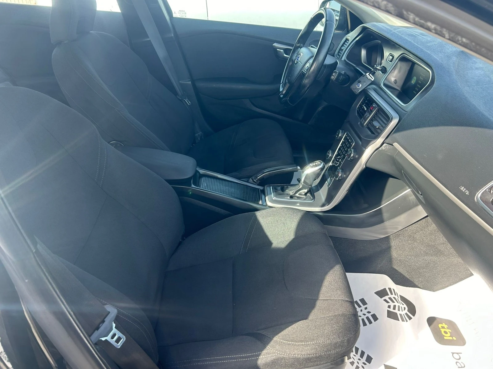 Volvo V40 1.6d - изображение 10