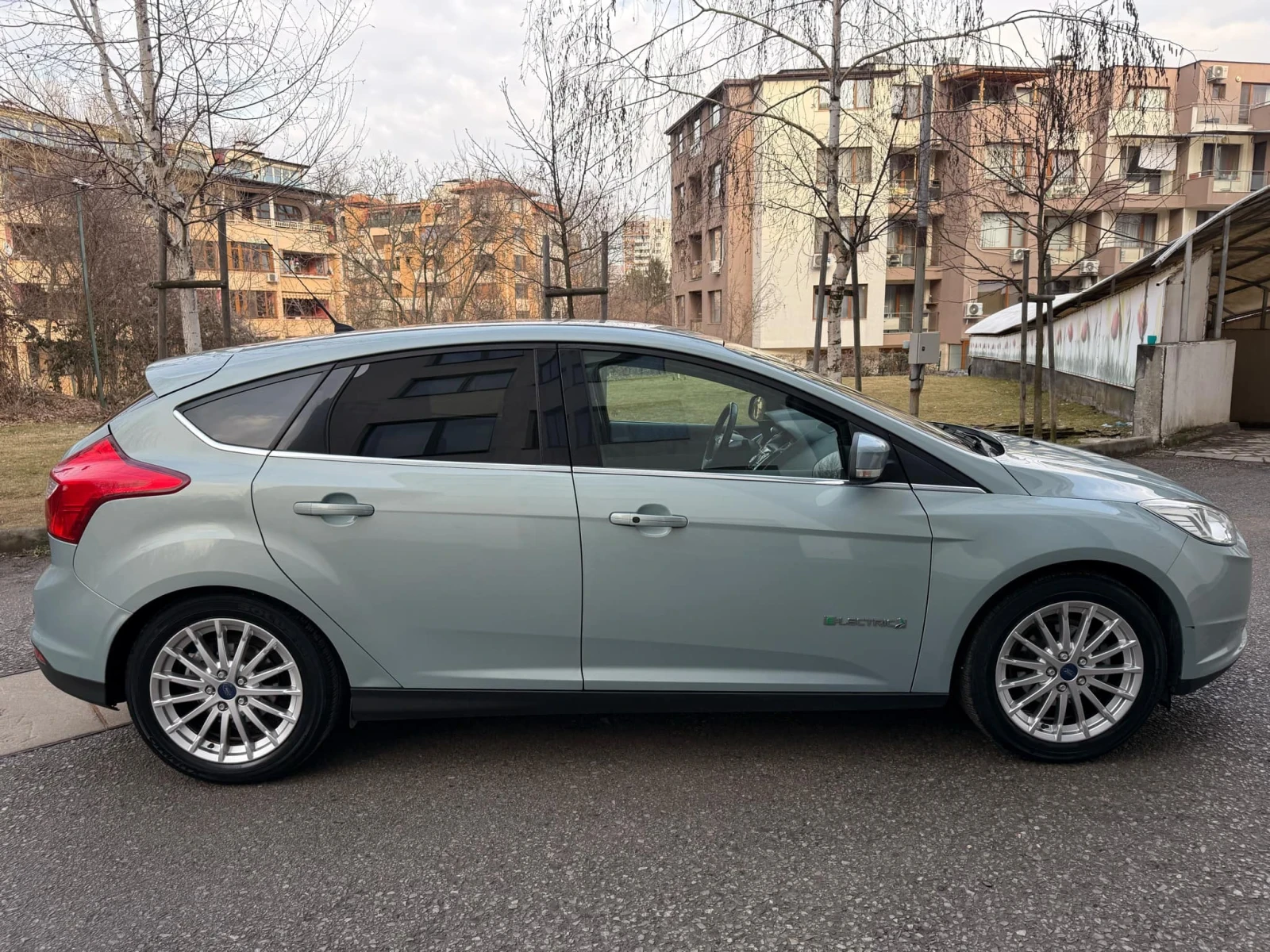 Ford Focus ELECTRIC / TITANIUM - изображение 8
