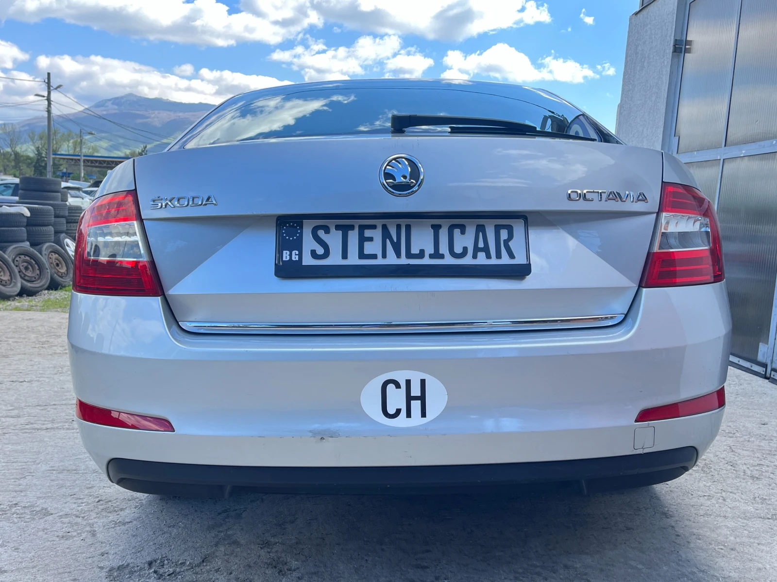 Skoda Octavia 1.4i Седан/Лимузина - изображение 7