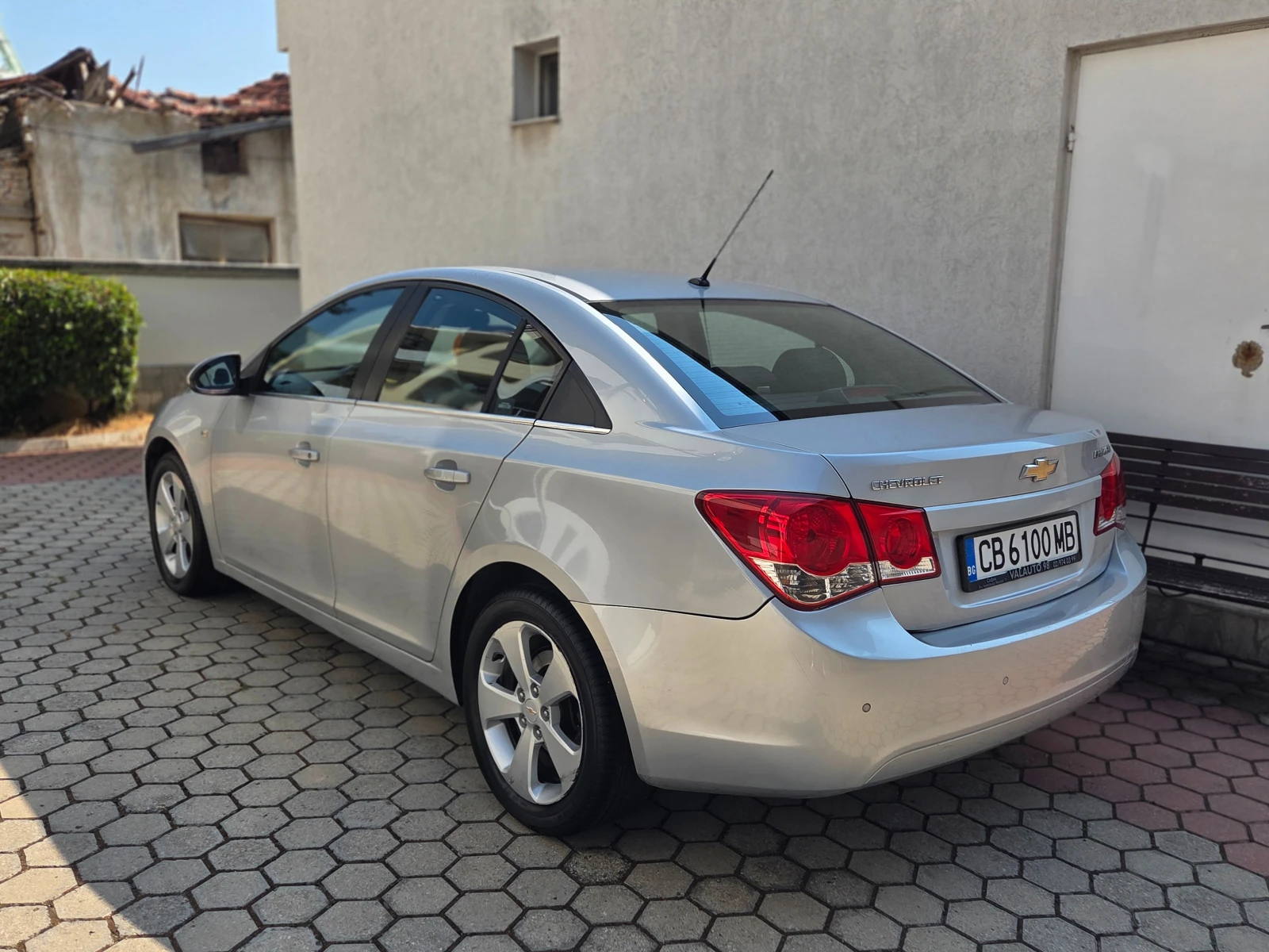 Chevrolet Cruze 2.0CDTi NAVI ОТЛИЧЕН - изображение 3